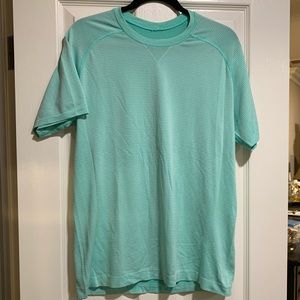Men’s lululemon shirt